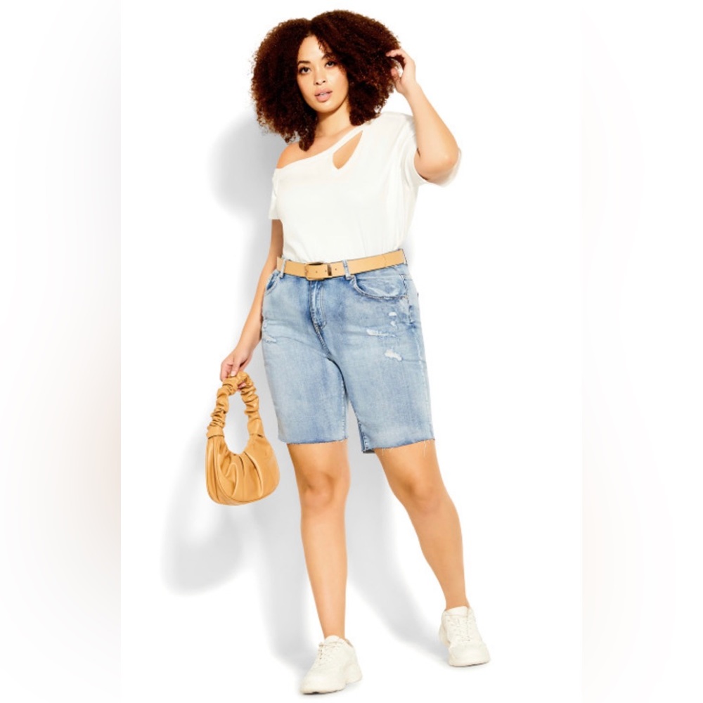 Chic Denim Harley Mid-Rise Shorts Short Young Denim Size 20 Light Wash NWT